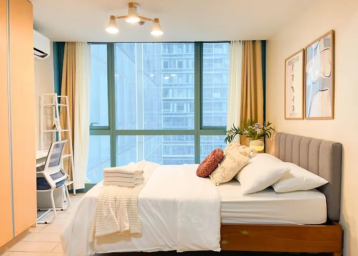 Luxury Bgc Across Uptown Mall #ournw19a Holiday home Manila