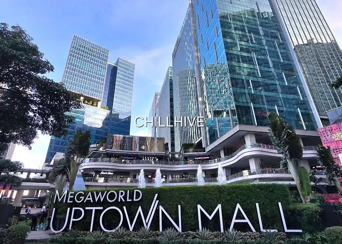 Luxury Bgc Across Uptown Mall #ournw19a Holiday home