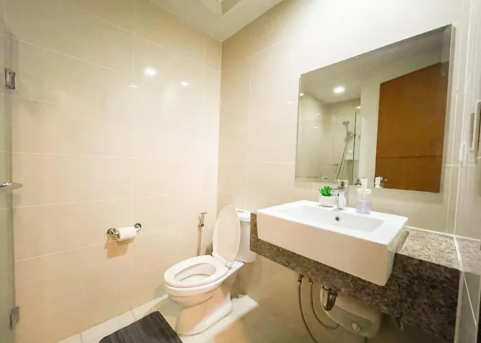 Luxury Bgc Across Uptown Mall #ournw19a * Manila