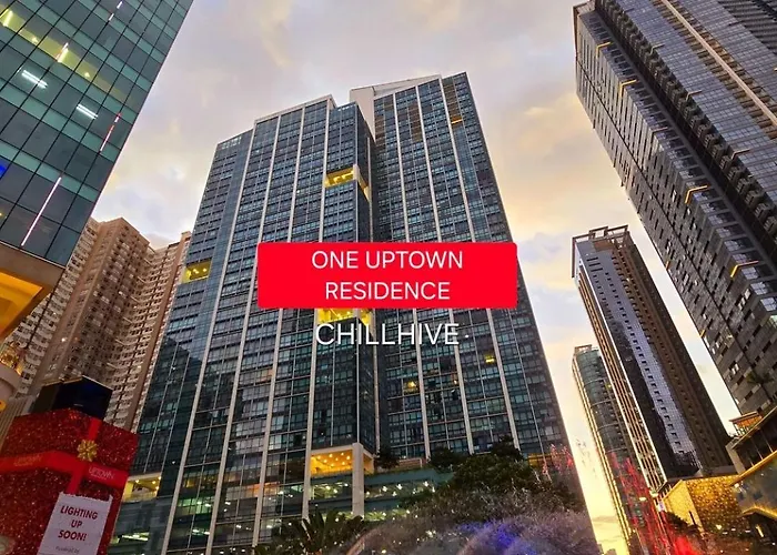 Luxury Bgc Across Uptown Mall #ournw19a Holiday home